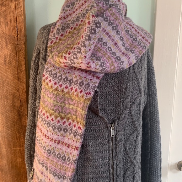 Scarf - Picture 2 of 4